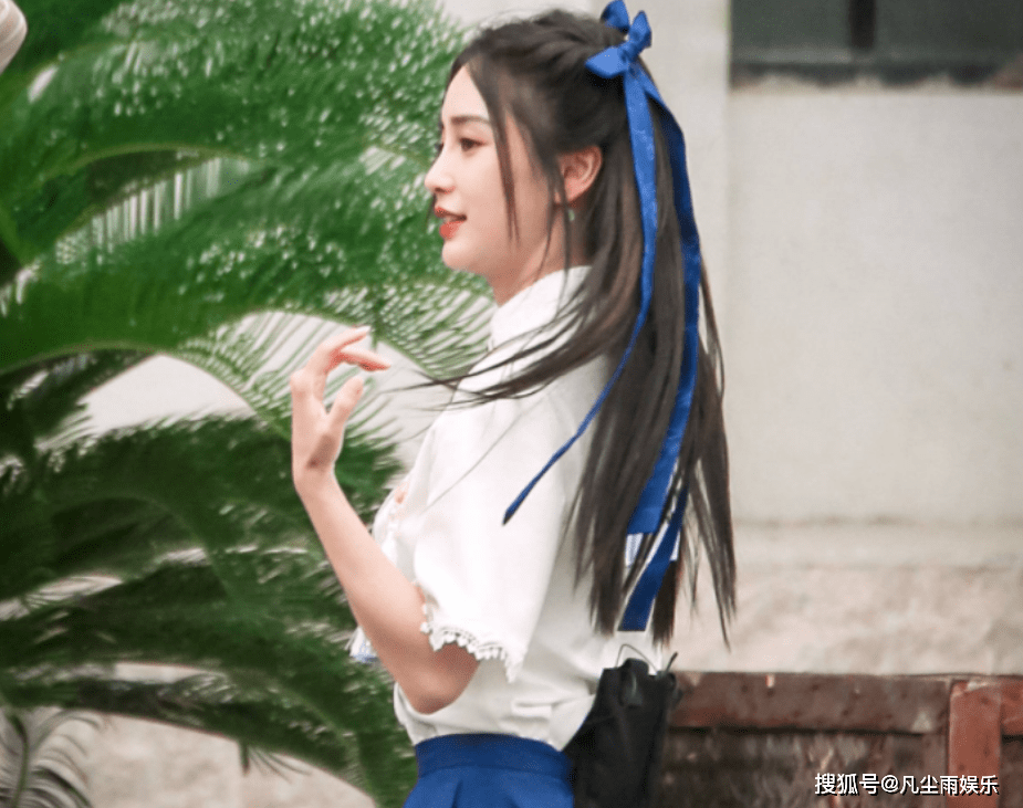 兄弟|《奔跑吧》预告曝光，孟子义上演清纯女学生，谁料杨颖颜值更心动