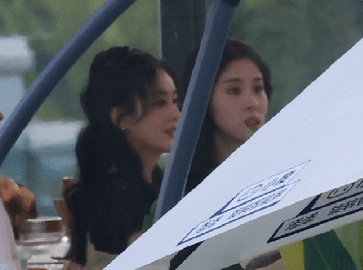 常客|《中餐厅5》飞行嘉宾曝光，本以为只有赵丽颖，不曾想闺蜜也来了