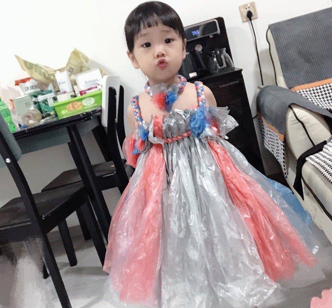 活动|幼儿园环保服装设计大赛：家长花样百出另类“攀比”，笑yue了