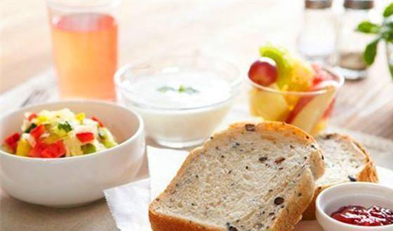 显示|研究显示：娃是否固定吃早餐，有30到50分的成绩差距，妈妈要上心