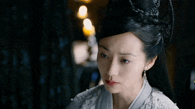黑色|韩雪美起来真不低调，身穿黑色连衣裙配渔夫帽，少女气质依旧惊艳