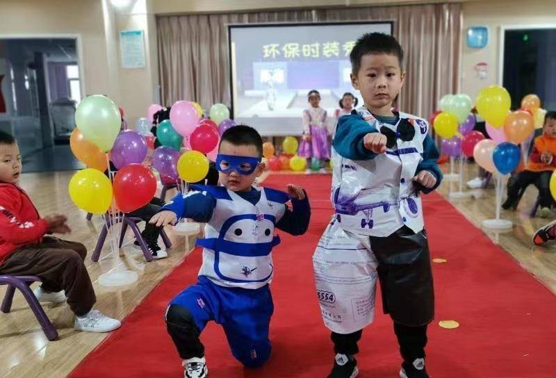 活动|幼儿园环保服装设计大赛：家长花样百出另类“攀比”，笑yue了