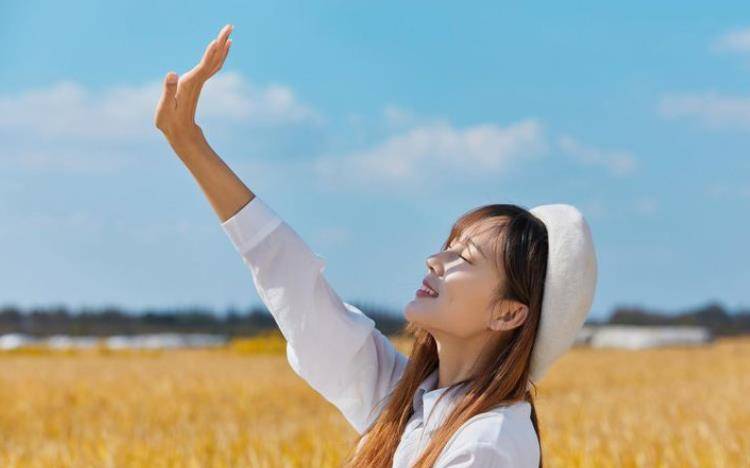 新郎|结婚当天新娘临时加价，要再拿20万彩礼，新郎转头娶别的女人