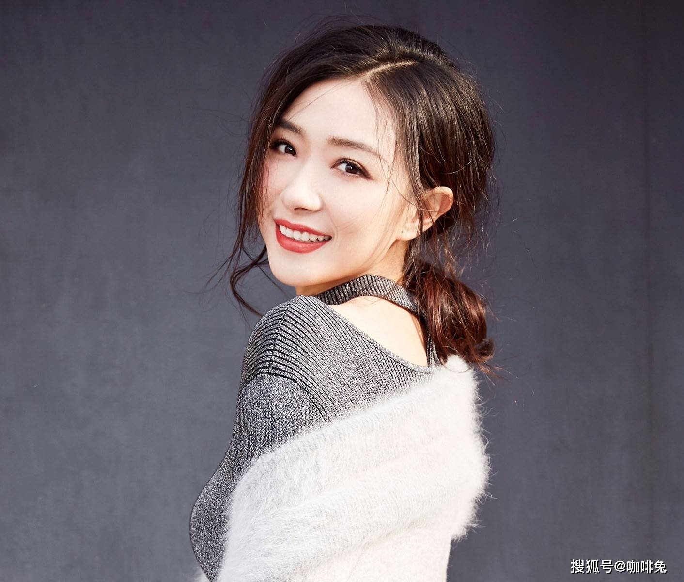 身材苗条|万茜的时尚感无敌了,图二我心动了,图三高级感就扑面而来!