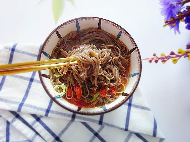 仔姜|我的早餐,本来要晒面,却让小菜抢了镜,网友:赶紧动手做一瓶!