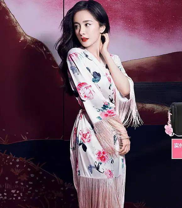 产品|杨幂穿吊带睡衣拍大片，媚眼如丝腰臀比堪称完美，鼻子却十分突兀