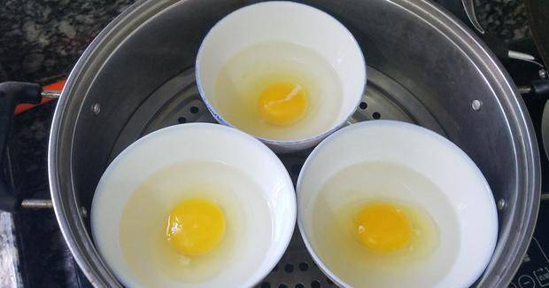 碗底|天气炎热,试试这道水煮荷包蛋,不用油也能做,好吃好看又清淡
