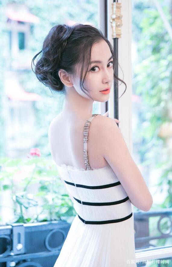杨颖|杨颖新造型真惊艳，穿露肩礼服裙大秀“天鹅颈”，优雅气质太出众