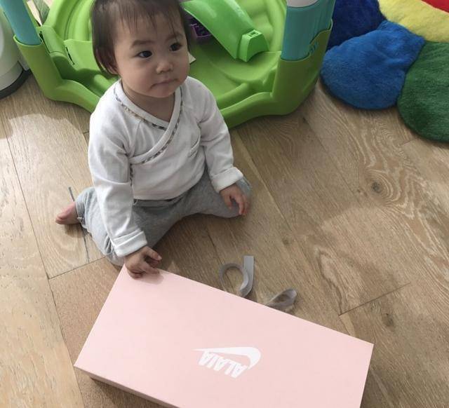 品牌|仅一岁成为nike代言人!周杰伦为她点赞,陈冠希女儿前途不可限量