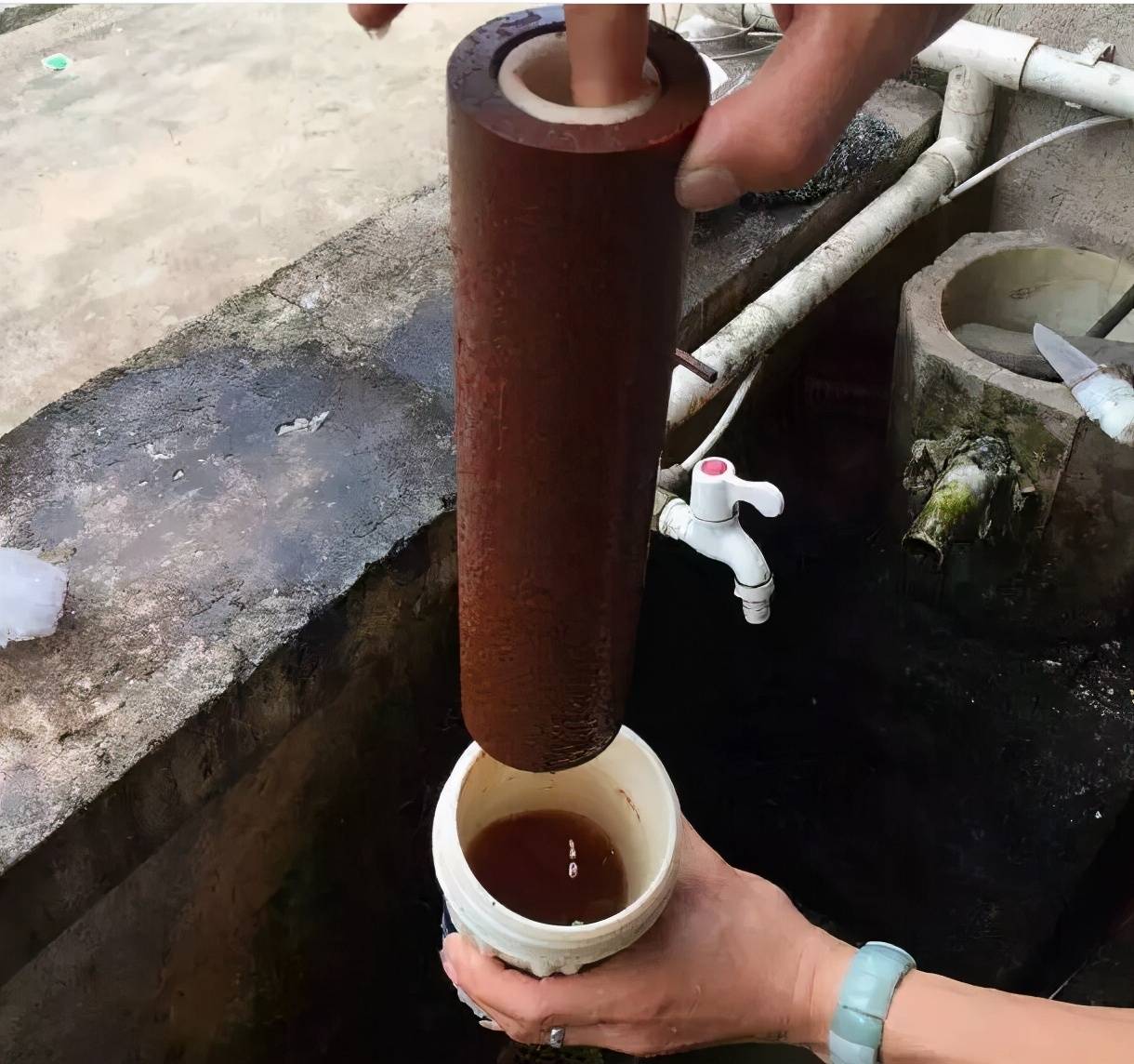 净水器的滤芯是帮忙过滤自来水,要保证持续净水效果,防止二次污染