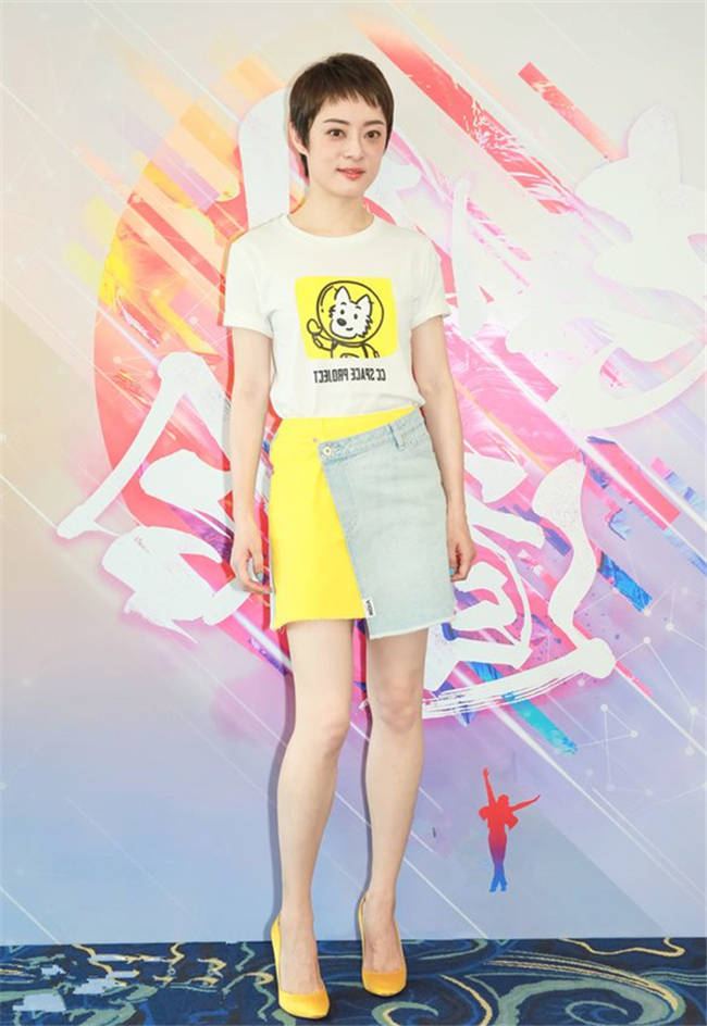 瞬间|岁月不留情，牛仔裙帮你“隐瞒”真实年龄，气质不减当年