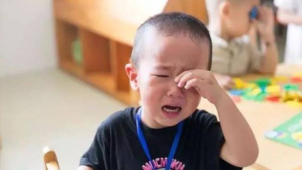 发型|幼儿园老师是否多“关怀”自家娃，从宝宝小举动能看出，对照一下