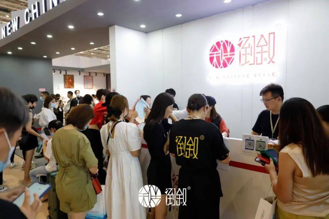 上海|倒叙展会精彩回顾 | 不负期待，倒叙上海婚纱展完美收官！