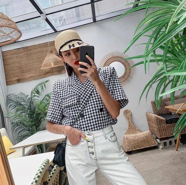 夏天|比裙子百搭，比衬衫凉快，夏天多试试这4件上衣，减龄又洋气
