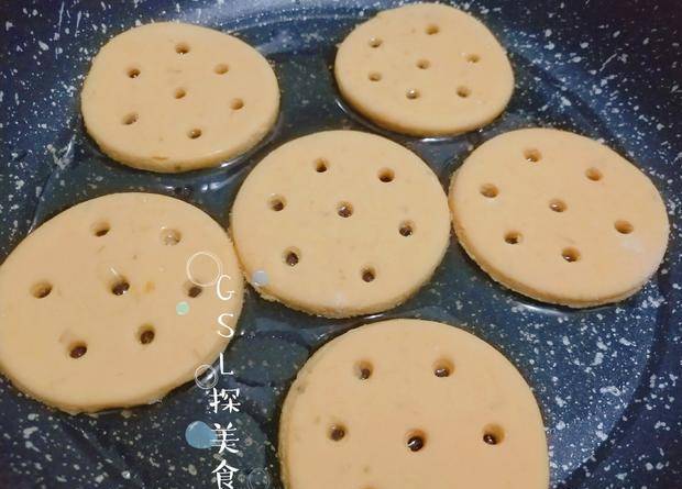 做法|一个红薯半碗面粉,简单一做,外表酥脆,内里香甜软糯,好吃