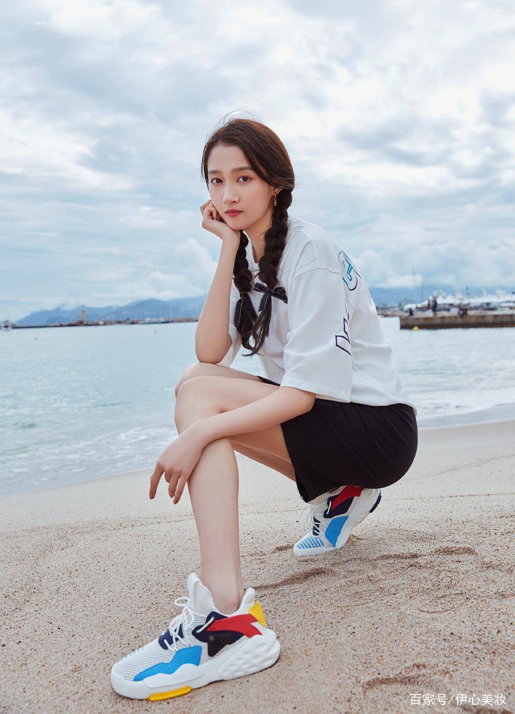 下半身|半身裙如何搭配？学会这3个小技巧，让半身裙更气质时髦不单调