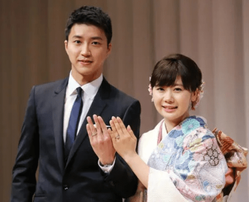 福原爱江宏杰正式离婚 回忆过往他们也曾甜蜜 如今却成了解脱 资讯 明星八卦 共青春影院