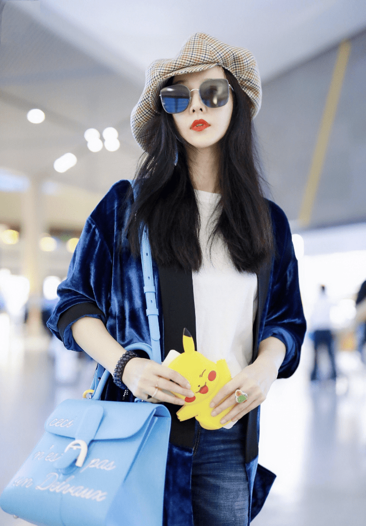 设计|范冰冰无戏可拍衣品也下滑,白T拼接纱裙显廉价,只有帽子是亮点