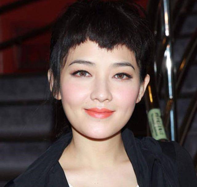 郭采洁,笔者能想到的最有力的的代表人物就是"天才少女"范晓萱