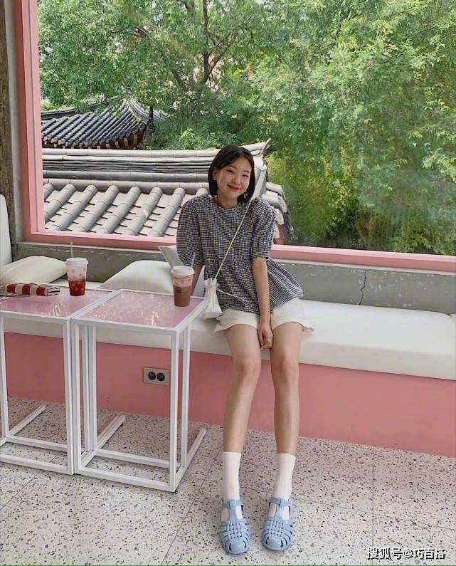显得|夏季更适合“休闲时尚”，舒适简单又不挑人，尽情享受美好生活