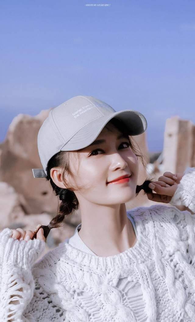 妖精|气质女神李沁，美得独特，黑白配都穿出高级感，不愧被赞中国妖精