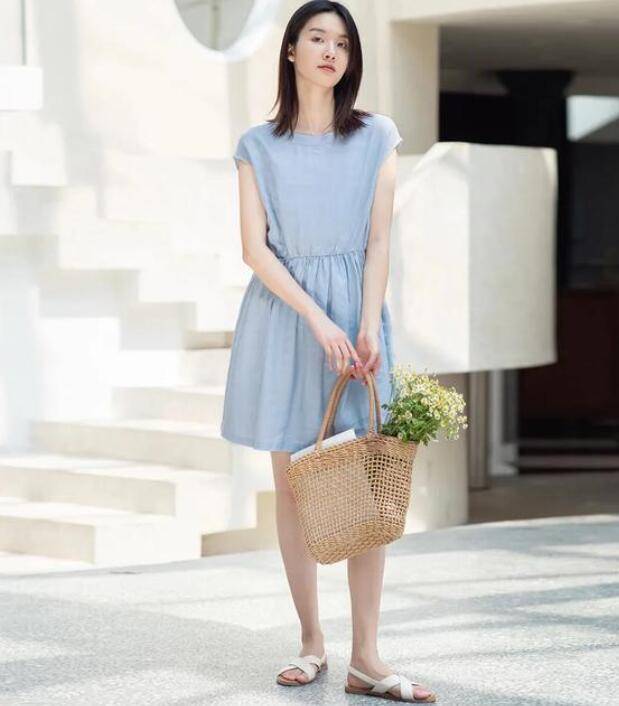 天蓝色|腿短的女人怎么搭配衣服？