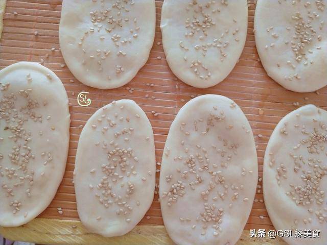 做法|早餐,我家爱吃这个饼,不醒面,不发面,出锅层次分明,外酥里软