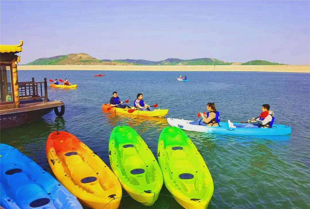 我们的商业街,竹泉村夜间漂流,红石寨玻璃桥,悬崖玻璃滑漂,欢乐大马戏