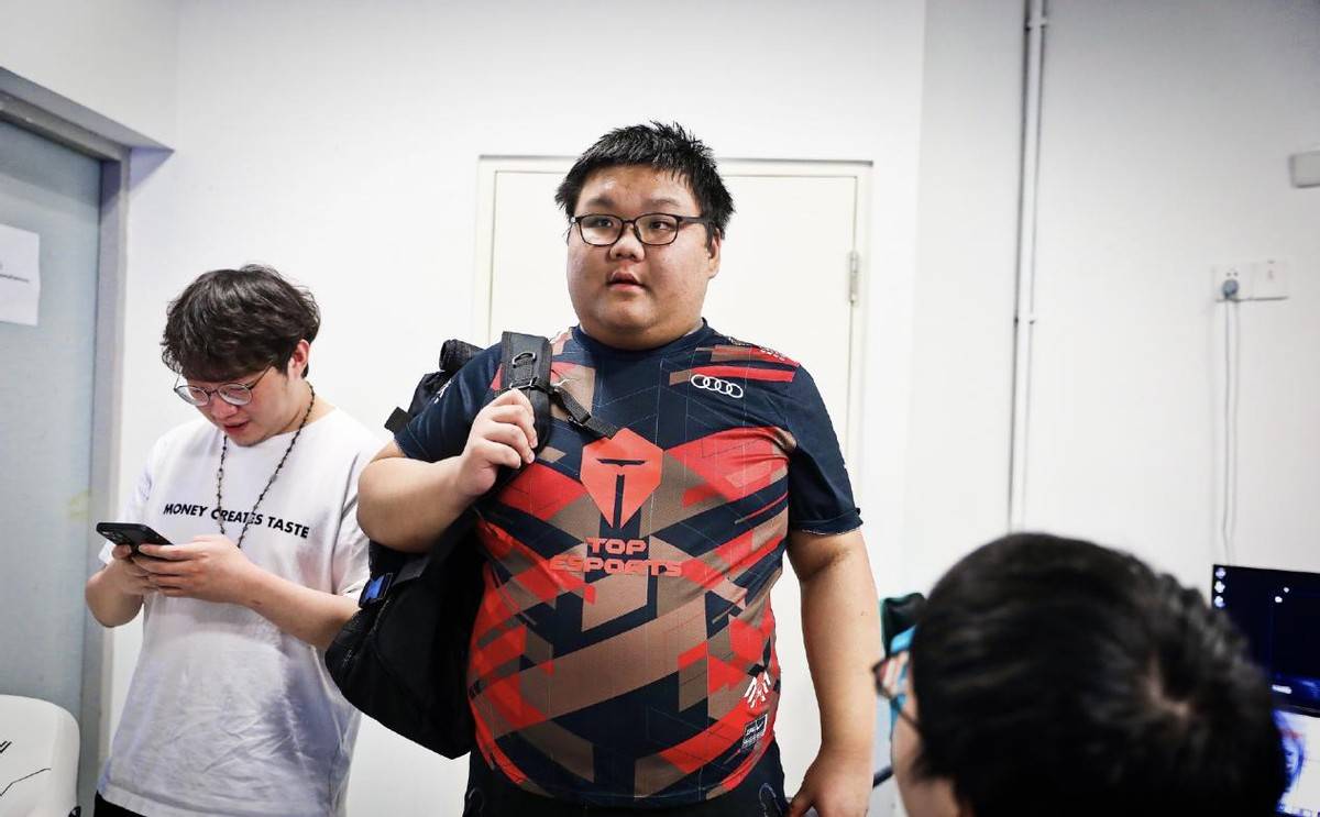 sn爆冷击败tes,晴天发挥不稳定,成为tes被爆冷的关键!