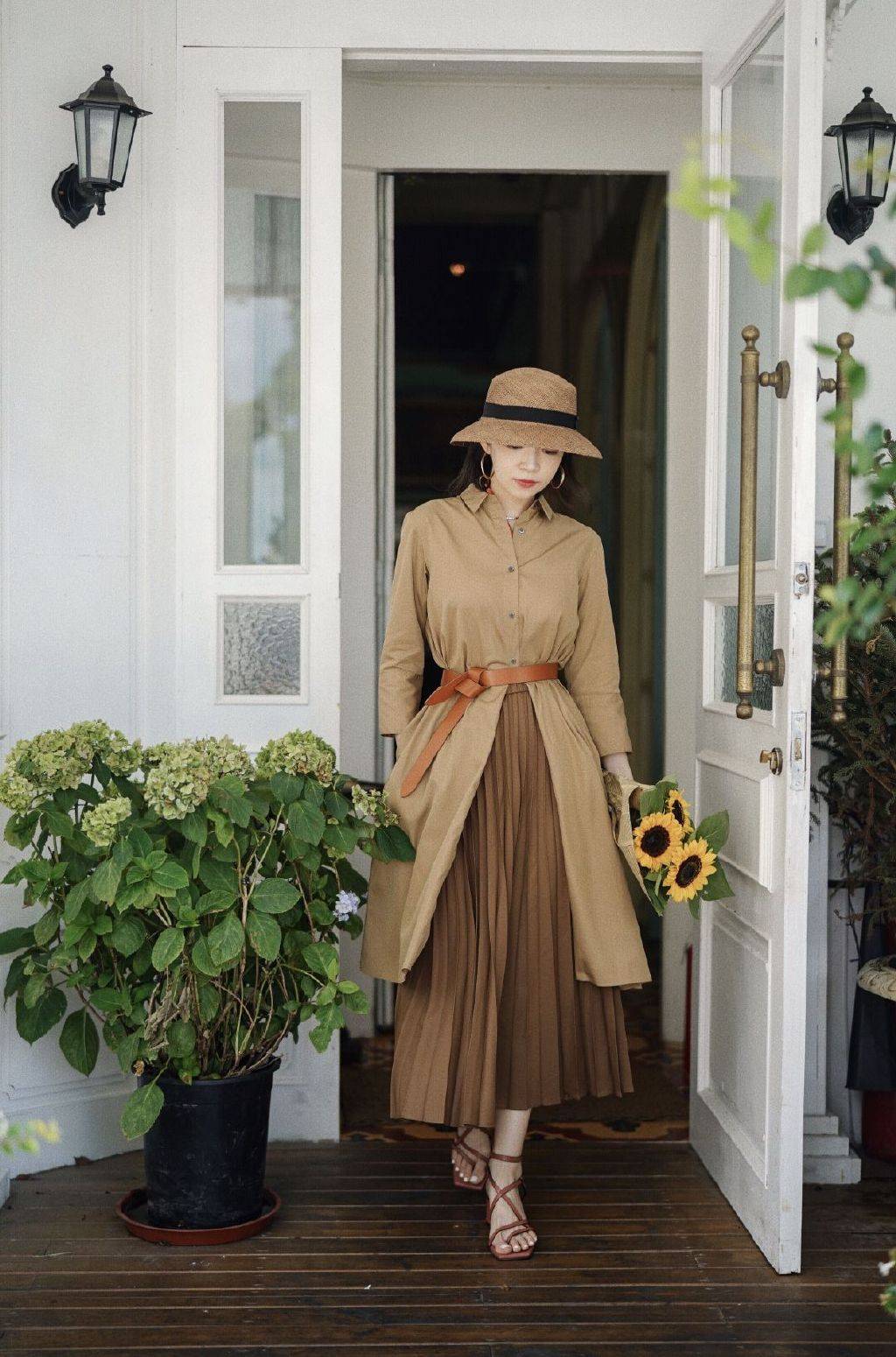 秋季用大地色系列衣服单品穿搭衬衫上衣搭配百褶裙自带高级感