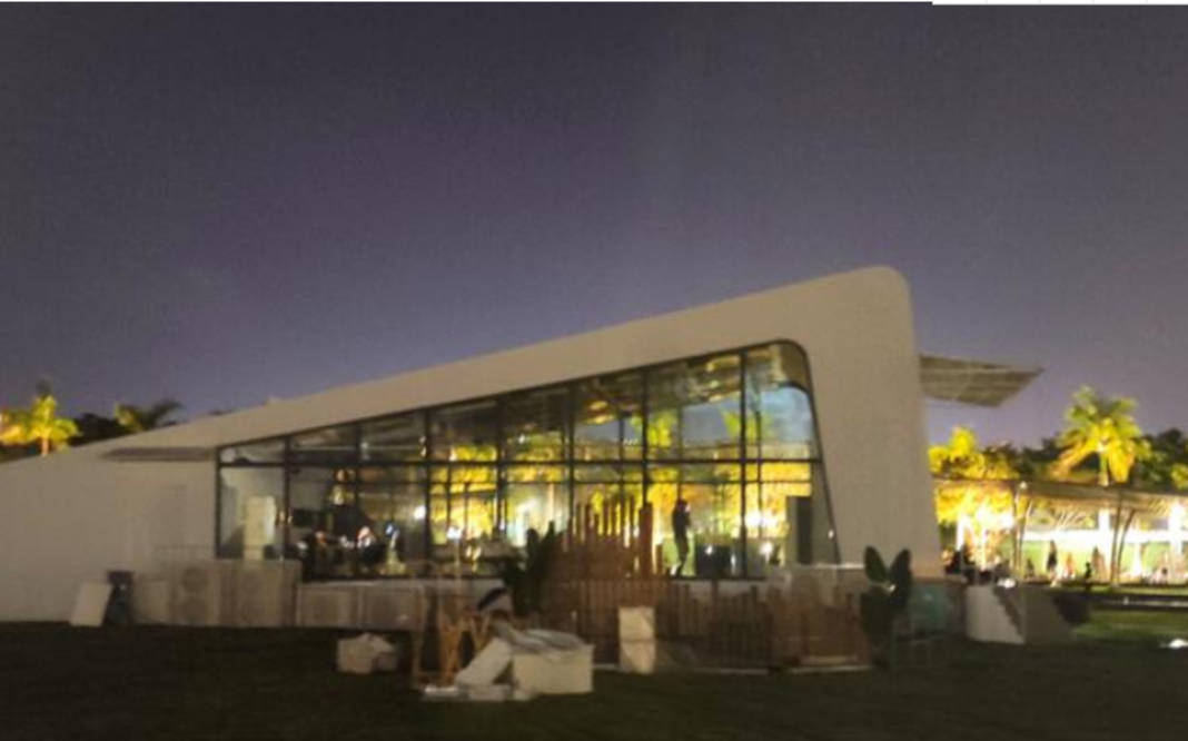 海口|中餐厅第三期录制地点遭网友围观,导演为防代拍,用绿布层层围住?