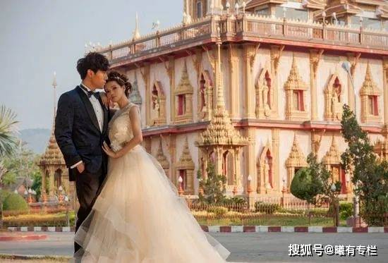 父亲|72岁Vera Wang蹦迪庆生，婚纱女王的人生有多爽？