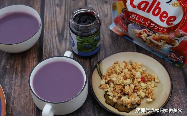 菠萝蜜|孩子的早餐我从来不发愁,色彩丰富一大桌,十分钟就被吃光