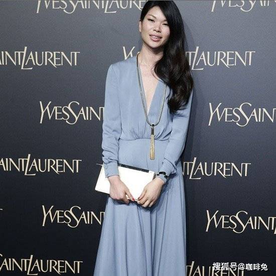 套装|名模吕燕在时尚圈17年， 转型当设计师，告诉人们美不光是看脸蛋