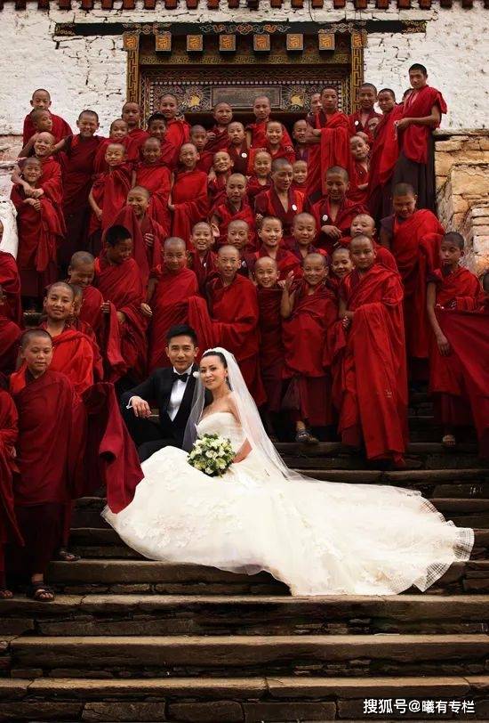 父亲|72岁Vera Wang蹦迪庆生，婚纱女王的人生有多爽？