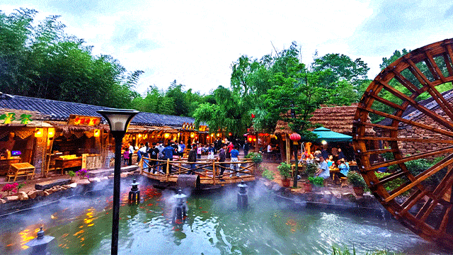 竹泉村开业十二周年红石寨开业八周年庆典举行