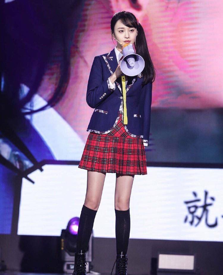 仙女|郑爽终于高调美一回！生日会连换多套裙装超惊艳，粉丝：血槽已空