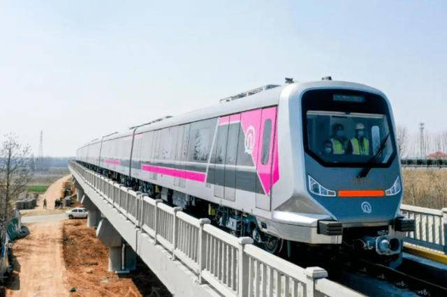 青岛再添一城轨，设站25座，其中一区成最大受益者，预计2022开通