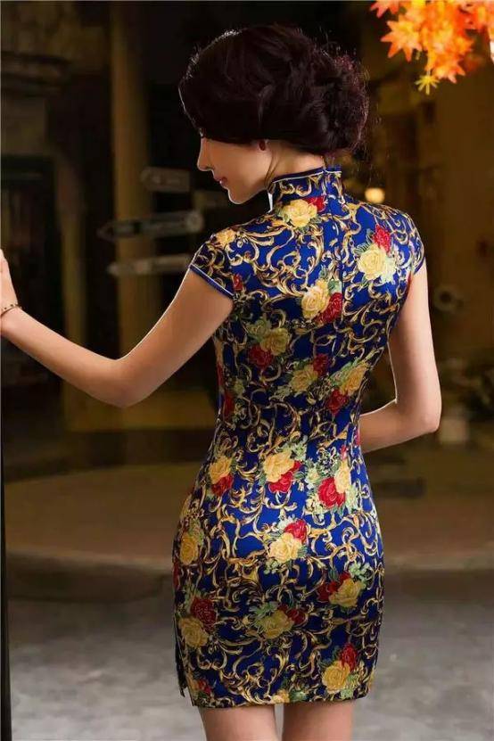 三条|女人过35岁穿什么？和T恤+短裤说再见，这三条裙子更适合你