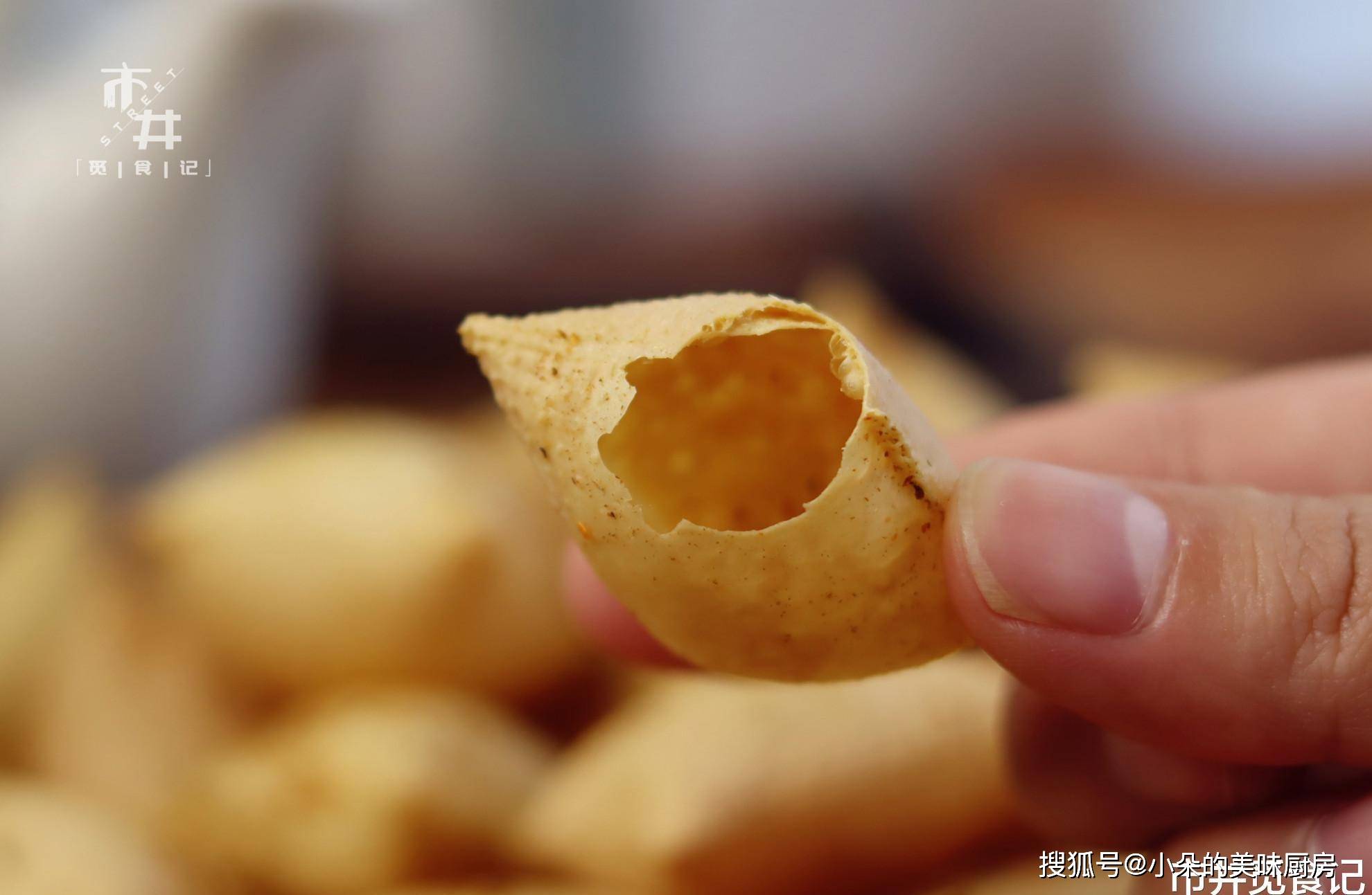 成本|最近超火的“烤豆皮”零食，1块钱成本做一堆，薄如纸片酥脆焦香