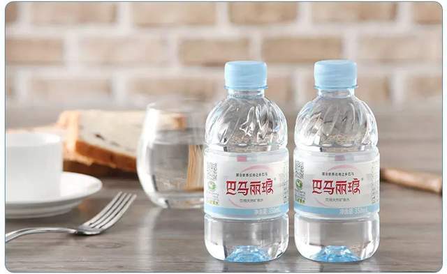 原创中国驰名商标矿泉水被曝光可能致癌?水源产自世界长寿之乡