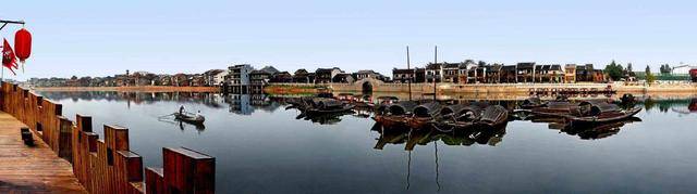 湖南一座名气很高的古镇，与铜官镇隔江相望，坐落于湘江西岸
