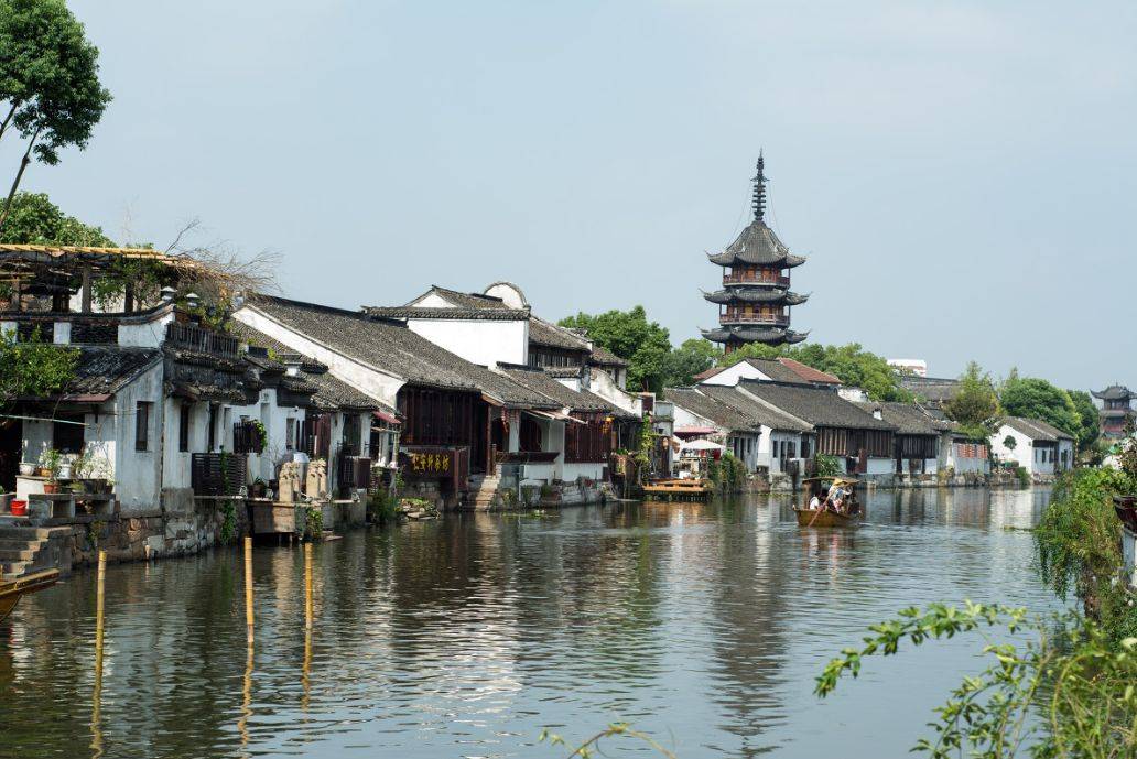 江苏一座具有江南水乡特色的湖滨古镇是国家级生态示范区