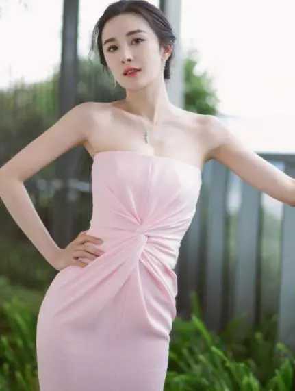 弧度|一条“浴巾”都能美出新高度，也难怪杨幂这么红了