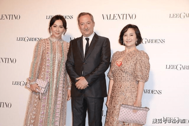 何超琼|何超琼不愧是赌王最爱的女儿,气场很难被超越,穿镂空裙也很高级