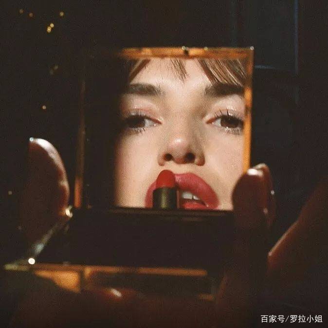 女孩子|为什么99%的女生，都没办法好好驾驭法式复古裙？