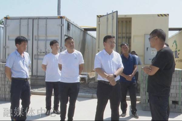 三原县副县长周华庆深入各污水处理厂检查建设进展情况