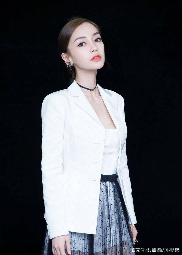 杨颖|baby带火6cm“断层裙”,秀腿又时尚,女生心动却很少尝试!