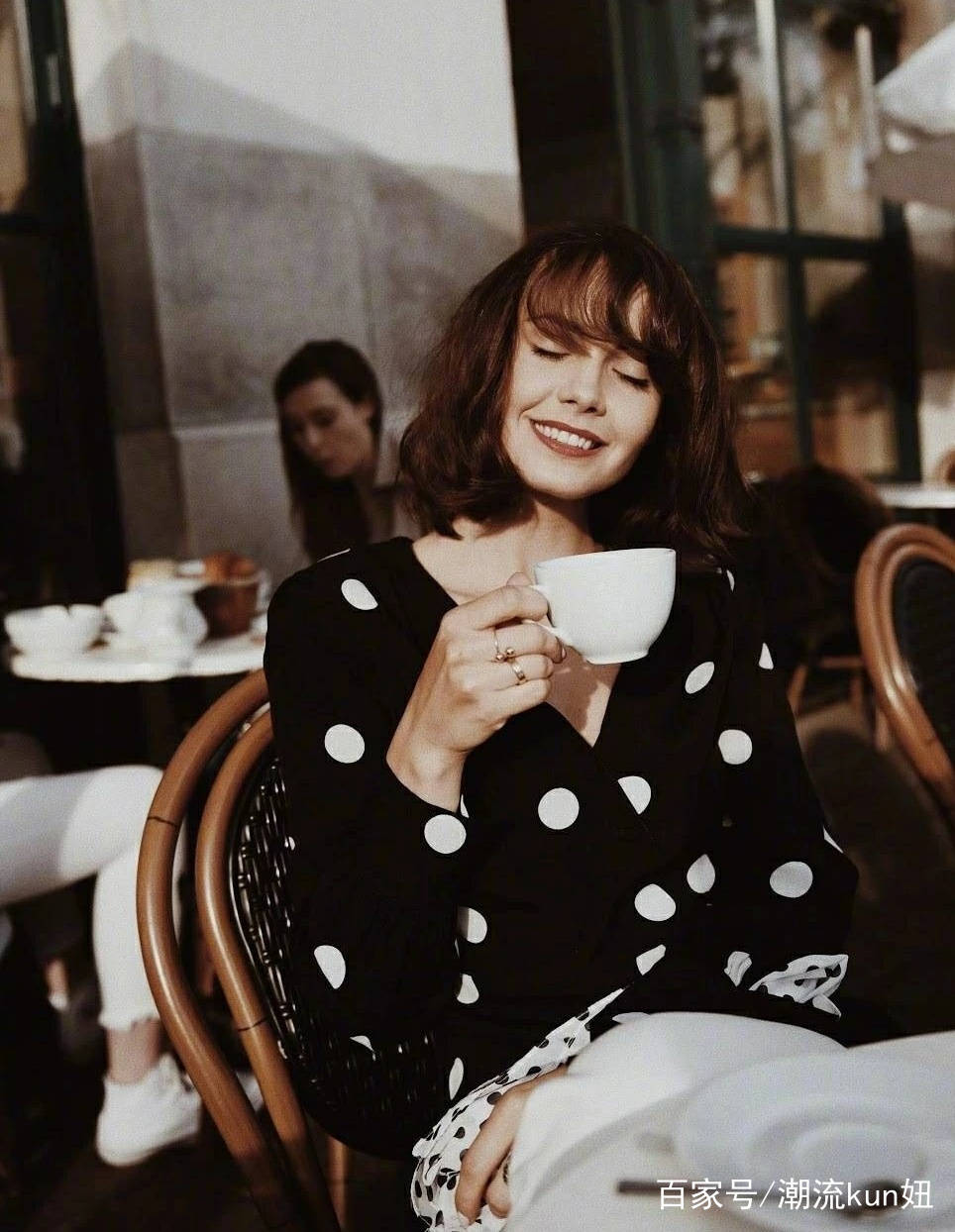 大气|女人要想优雅大气，这4款连衣裙，让你美一整个夏天，赶紧get