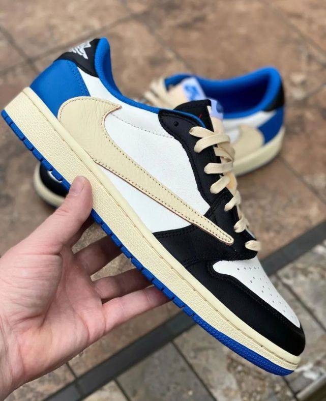 &quot|都别睡？老婆Kylie突然上脚AJ1＂闪电倒勾＂，随时突袭发售！抢到即赚到？